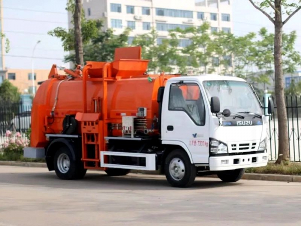 五十铃4.5方餐厨垃圾车